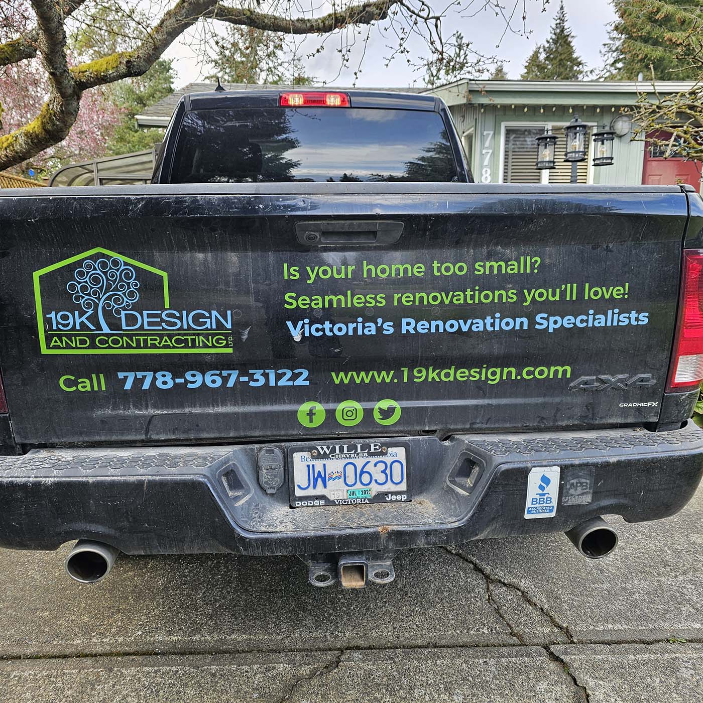 Truck advertising home renovation services
